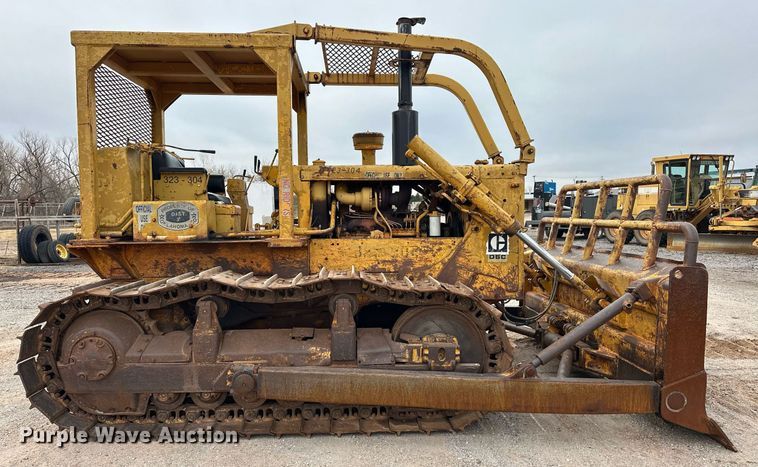 image for item ER1025 1973 Caterpillar D6C dozer