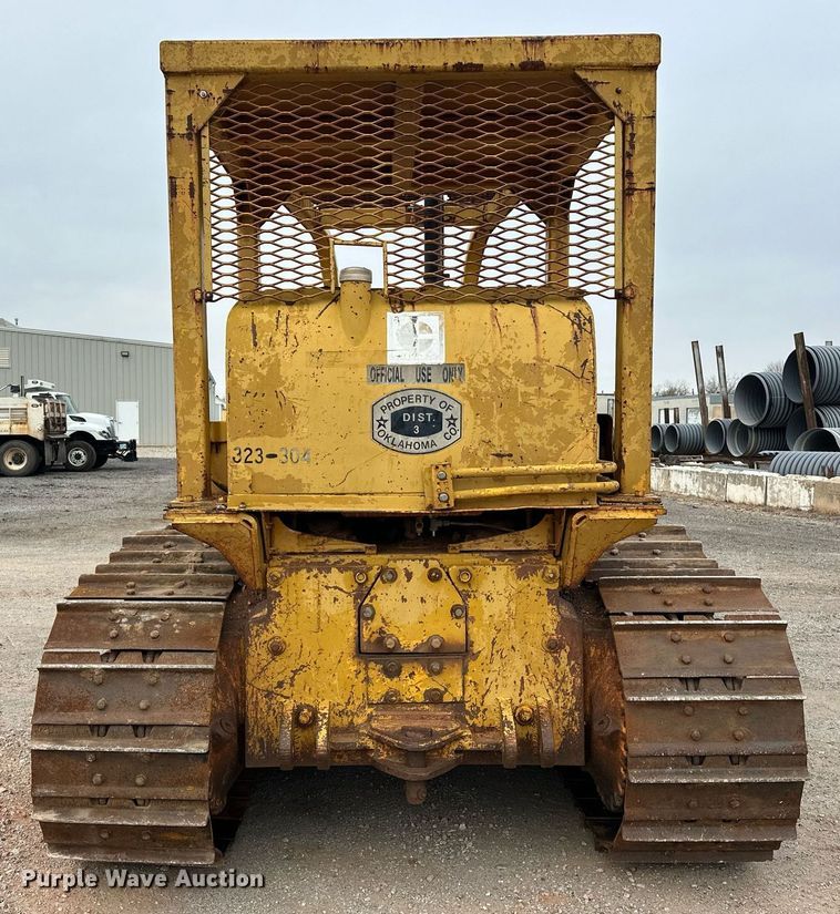 image for item ER1025 1973 Caterpillar D6C dozer