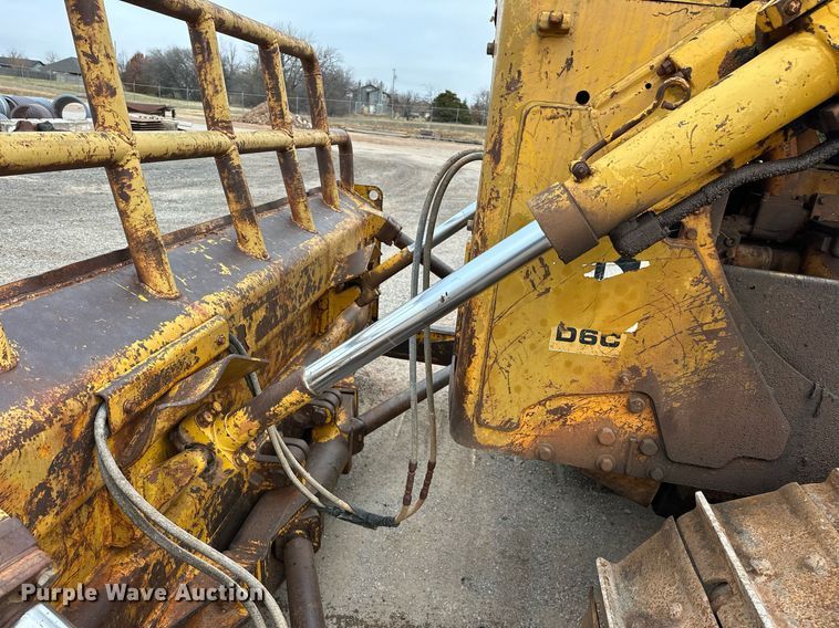 image for item ER1025 1973 Caterpillar D6C dozer