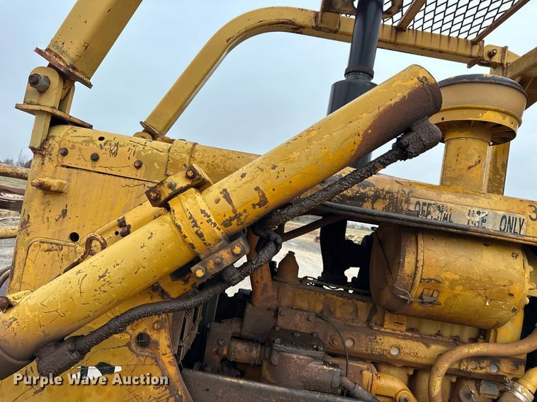 image for item ER1025 1973 Caterpillar D6C dozer