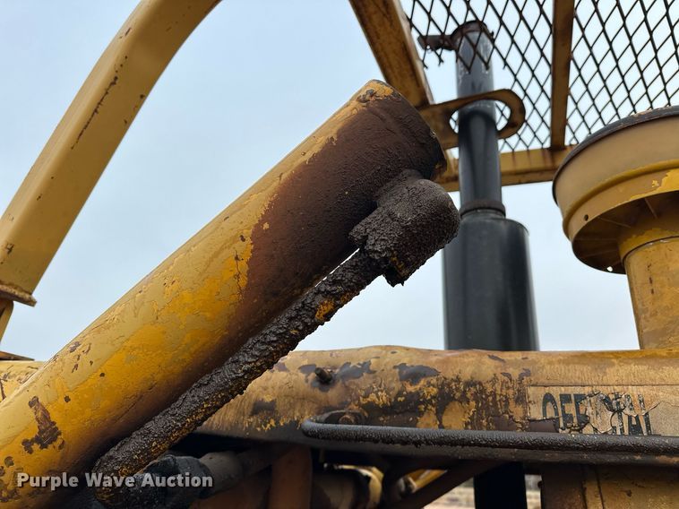 image for item ER1025 1973 Caterpillar D6C dozer