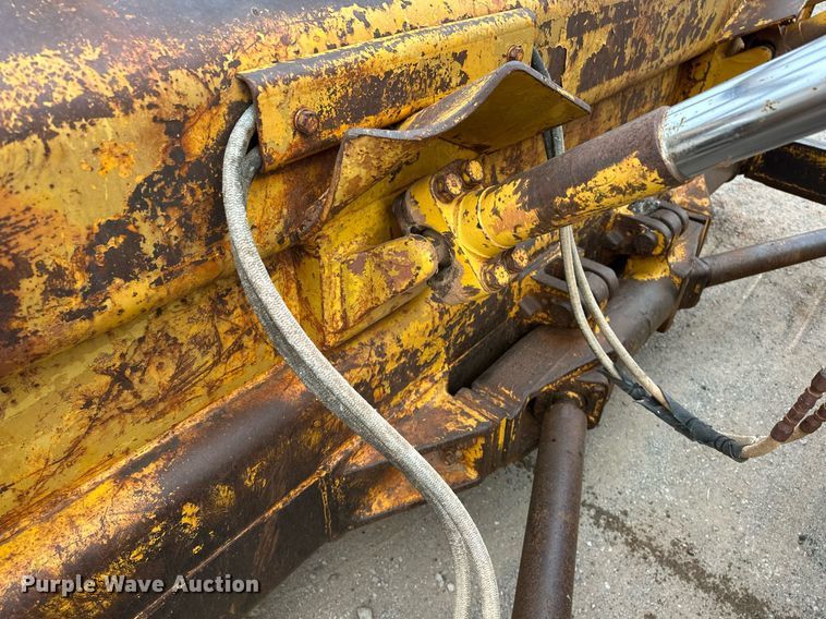 image for item ER1025 1973 Caterpillar D6C dozer