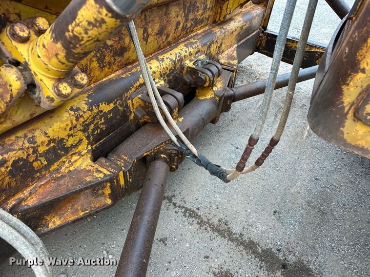 image for item ER1025 1973 Caterpillar D6C dozer