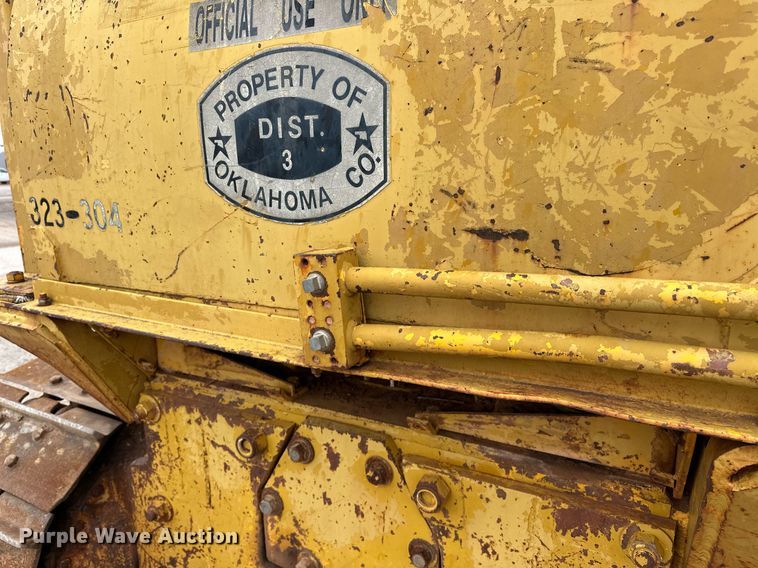 image for item ER1025 1973 Caterpillar D6C dozer