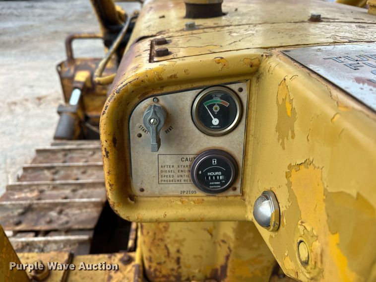 image for item ER1025 1973 Caterpillar D6C dozer