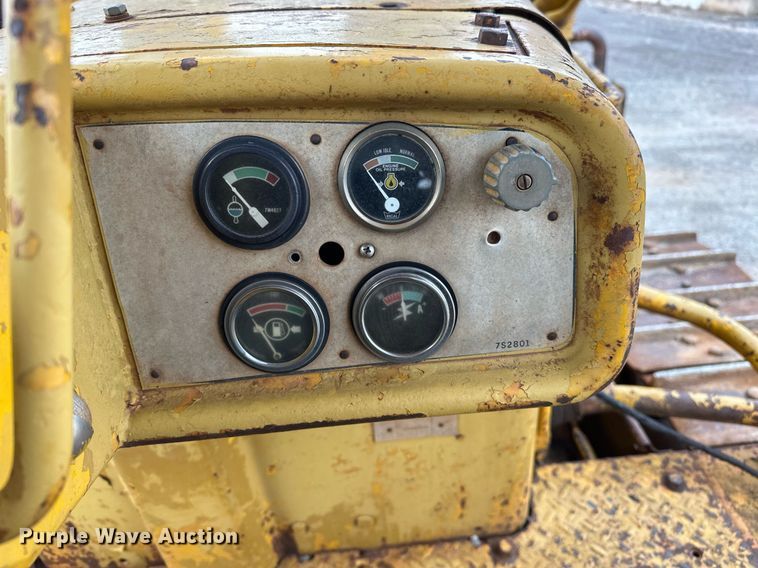 image for item ER1025 1973 Caterpillar D6C dozer