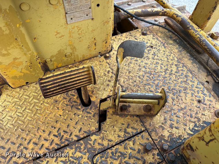 image for item ER1025 1973 Caterpillar D6C dozer