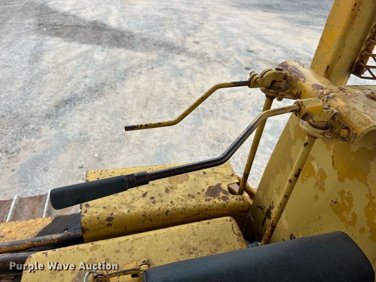 image for item ER1025 1973 Caterpillar D6C dozer