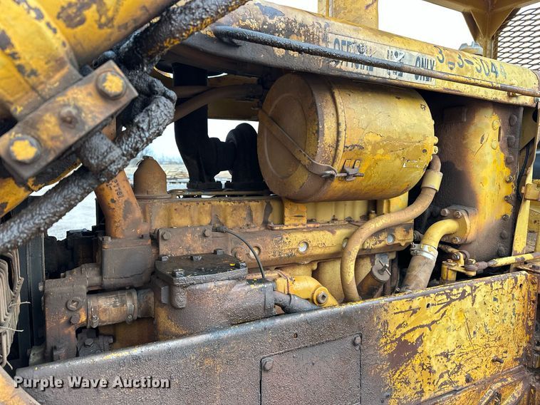 image for item ER1025 1973 Caterpillar D6C dozer
