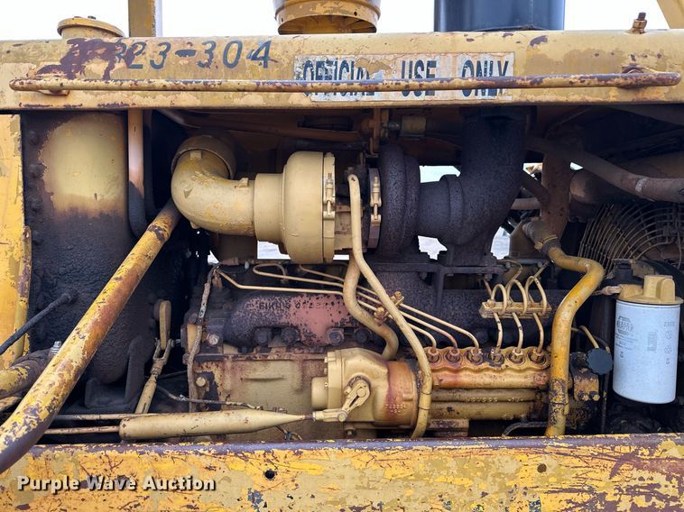 image for item ER1025 1973 Caterpillar D6C dozer