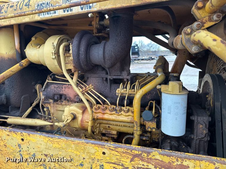 image for item ER1025 1973 Caterpillar D6C dozer