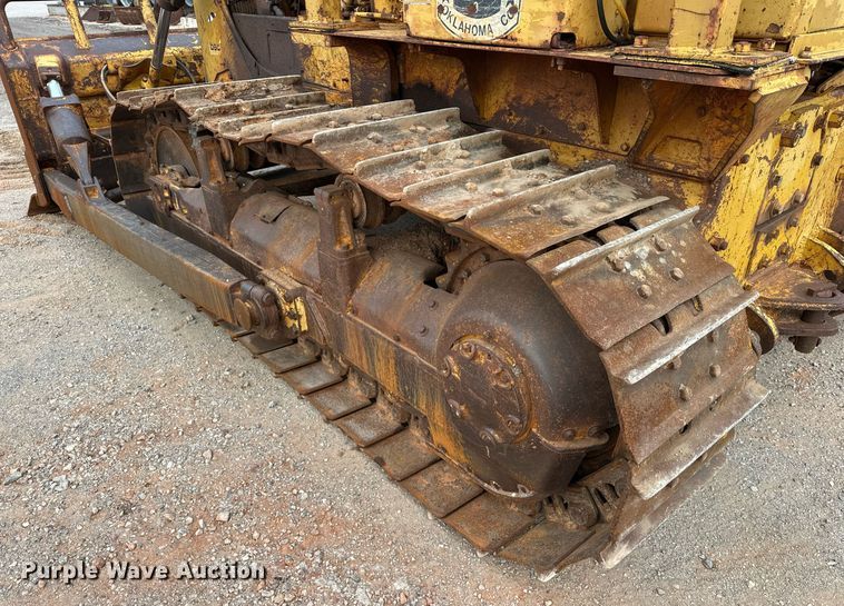 image for item ER1025 1973 Caterpillar D6C dozer