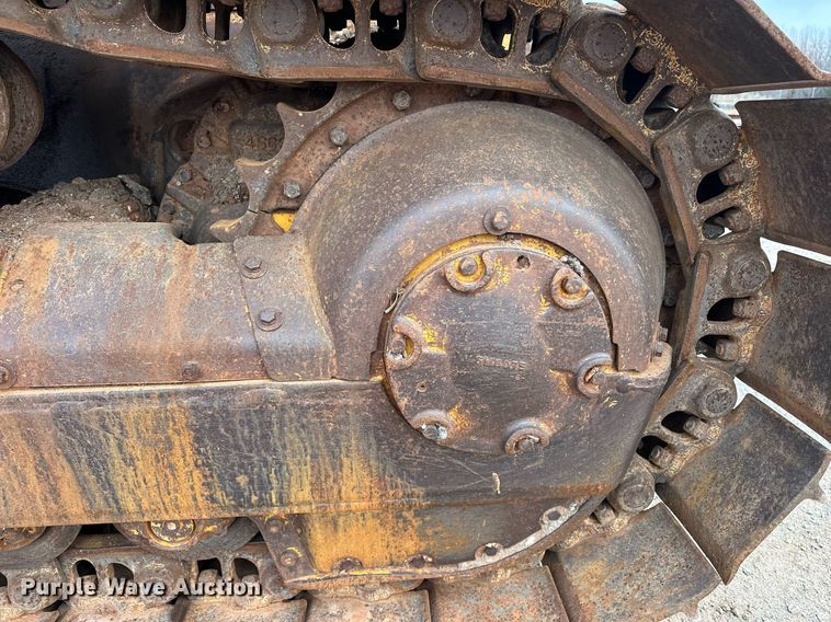 image for item ER1025 1973 Caterpillar D6C dozer