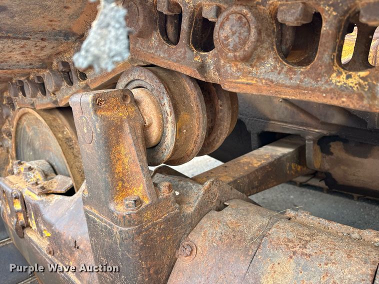 image for item ER1025 1973 Caterpillar D6C dozer