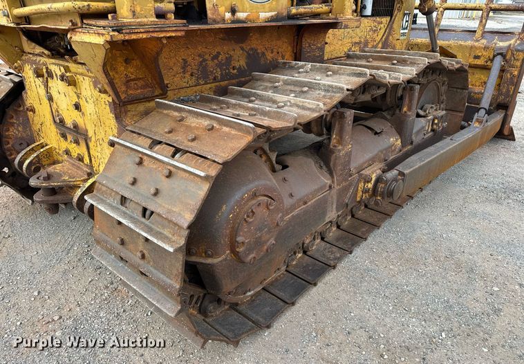 image for item ER1025 1973 Caterpillar D6C dozer