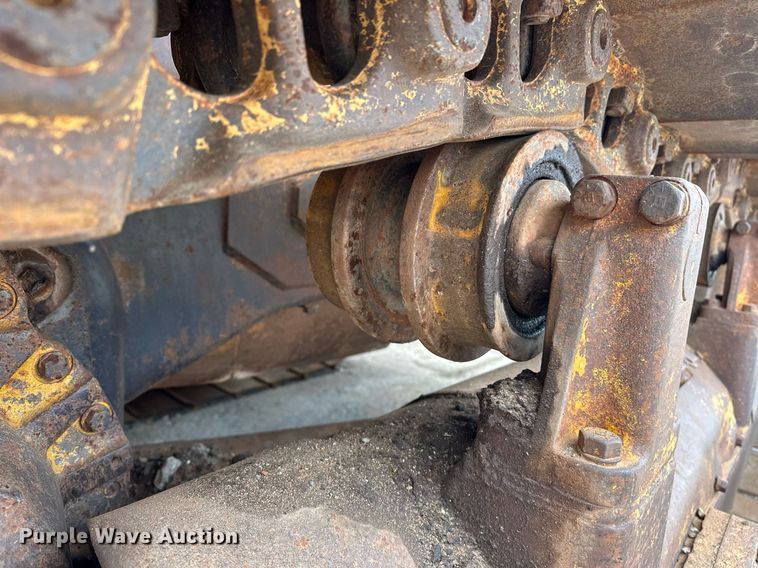 image for item ER1025 1973 Caterpillar D6C dozer