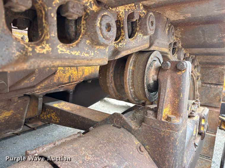 image for item ER1025 1973 Caterpillar D6C dozer