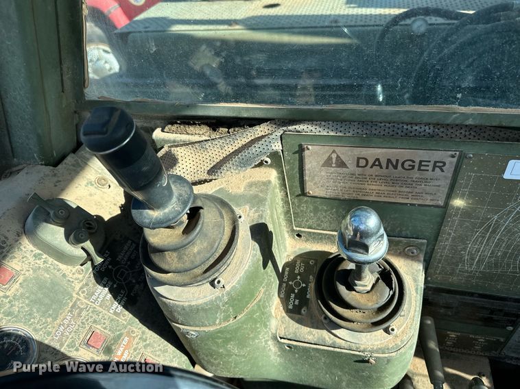 image for item ER1039 1990 Lull MLULL 10K telehandler