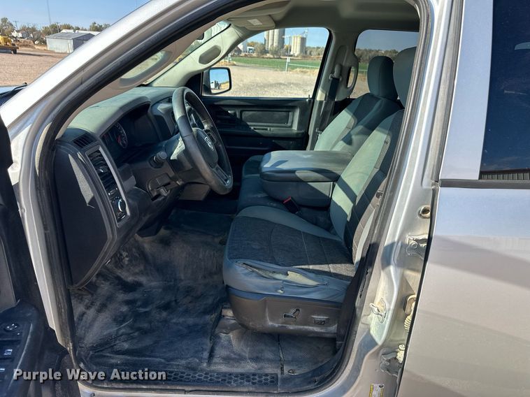 image for item ER8271 2013 Dodge Ram 1500 Crew Cab pickup truck