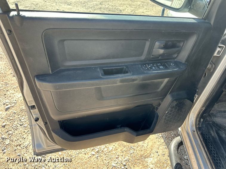 image for item ER8271 2013 Dodge Ram 1500 Crew Cab pickup truck