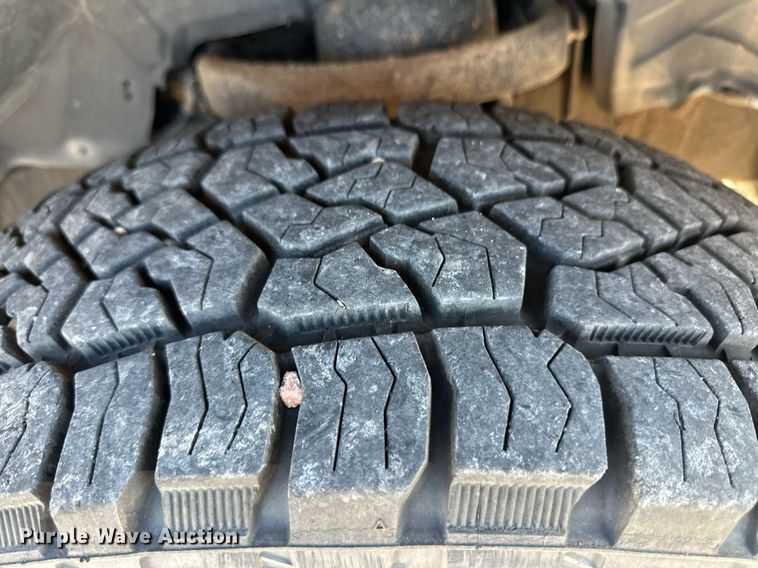 image for item ER8271 2013 Dodge Ram 1500 Crew Cab pickup truck