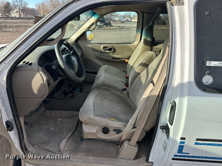 image for item ER8545 2000 Ford F150 animal control pickup truck