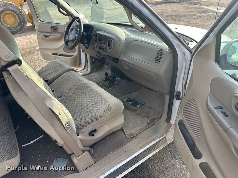 image for item ER8545 2000 Ford F150 animal control pickup truck