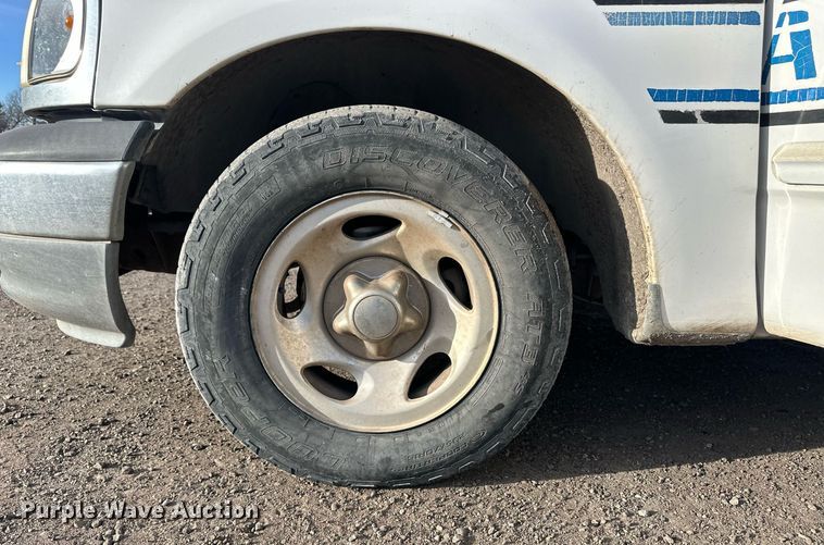 image for item ER8545 2000 Ford F150 animal control pickup truck