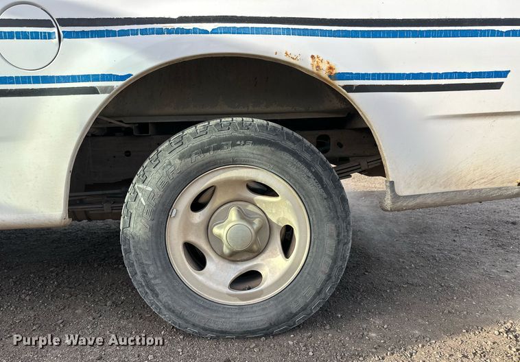 image for item ER8545 2000 Ford F150 animal control pickup truck