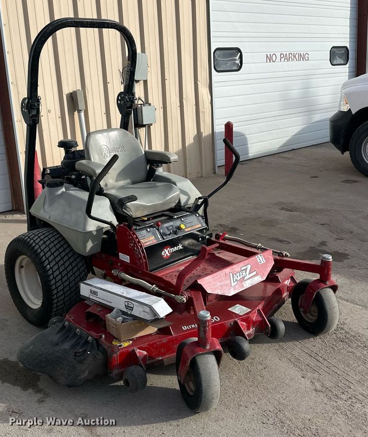 image for item ER8547 ExMark Lazer Z ZTR lawn mower