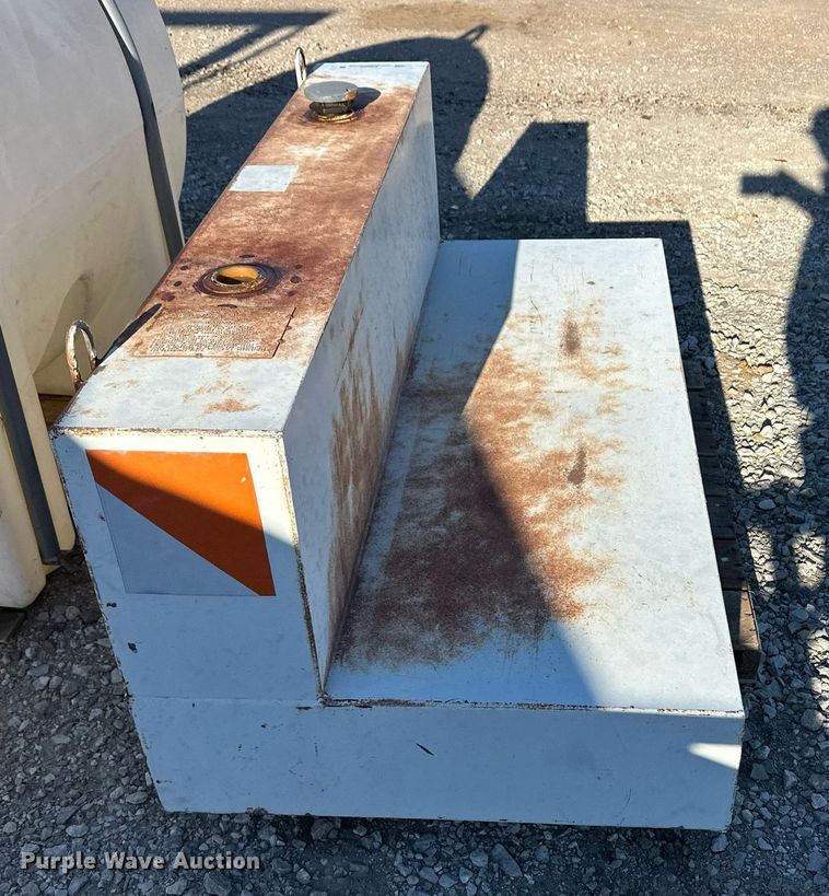 image for item ER8559 Delta Consolidated Industries 480000 L-shaped fuel tank