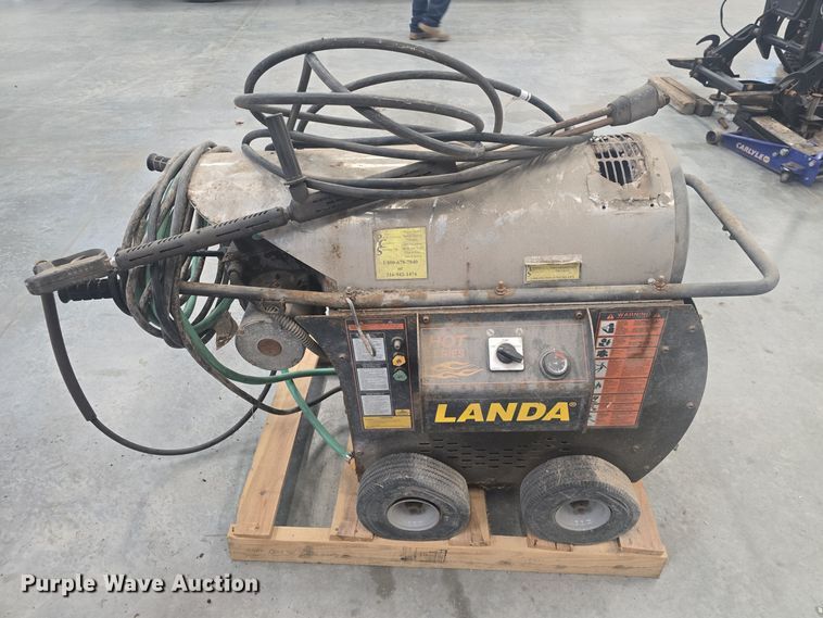 image for item NI9364 Landa Hot Series pressure washer