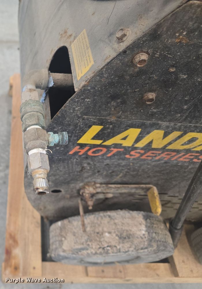 image for item NI9364 Landa Hot Series pressure washer