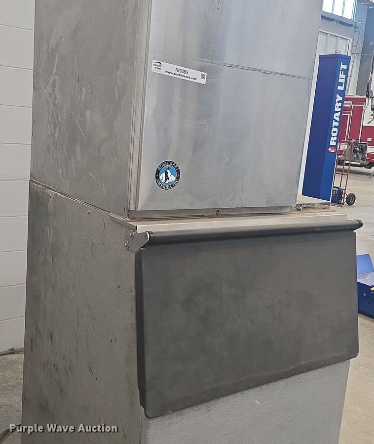 image for item NI9365 Hoshizaki KM-320MWH ice machine