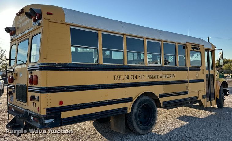 image for item NQ9128 1995 International 3800 school bus