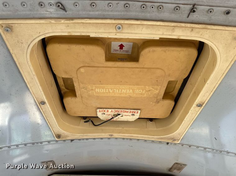 image for item NQ9128 1995 International 3800 school bus