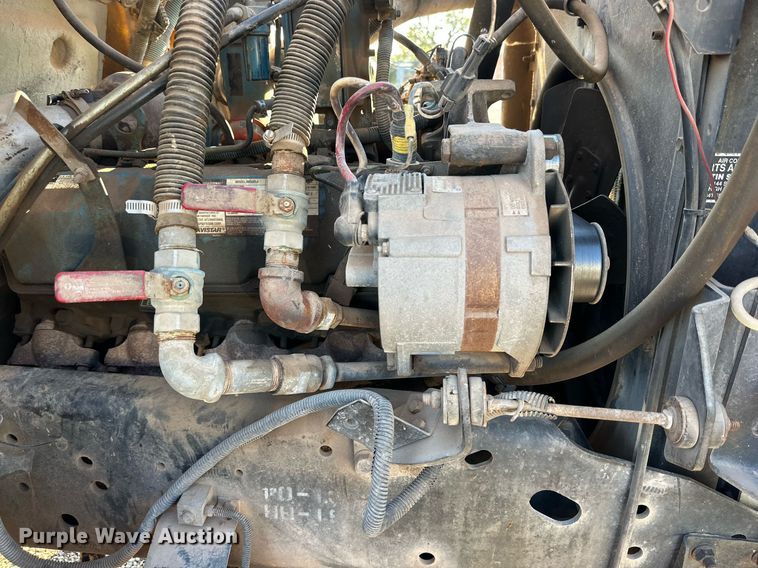 image for item NQ9128 1995 International 3800 school bus