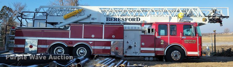 image for item OH9480 1989 Spartan Grumman Quint fire truck