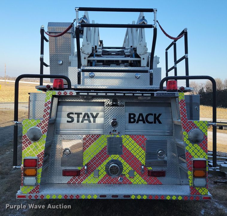 image for item OH9480 1989 Spartan Grumman Quint fire truck