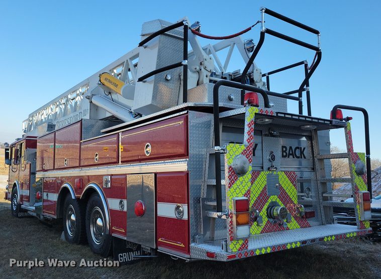 image for item OH9480 1989 Spartan Grumman Quint fire truck