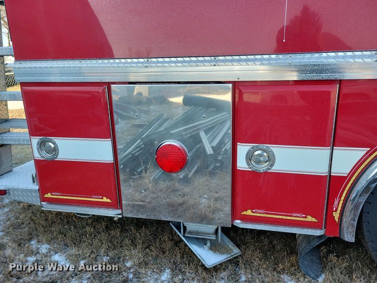 image for item OH9480 1989 Spartan Grumman Quint fire truck