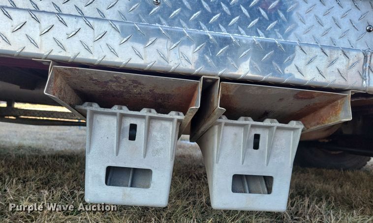 image for item OH9480 1989 Spartan Grumman Quint fire truck