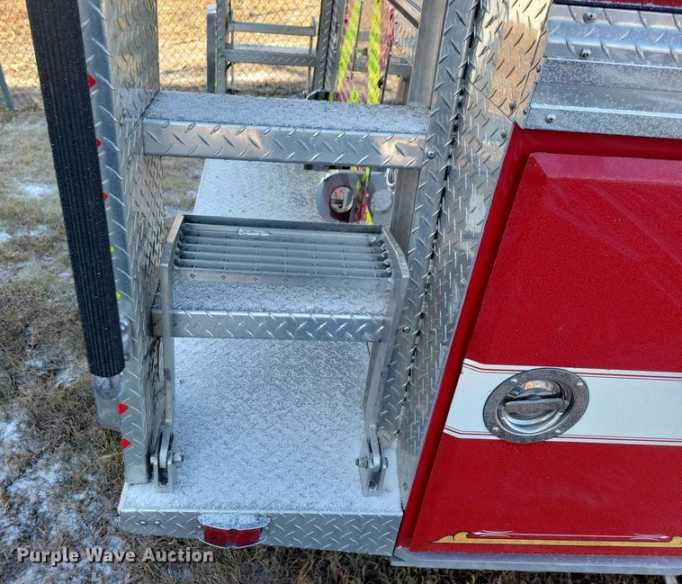 image for item OH9480 1989 Spartan Grumman Quint fire truck