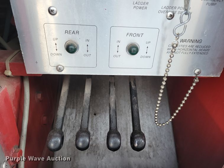 image for item OH9480 1989 Spartan Grumman Quint fire truck