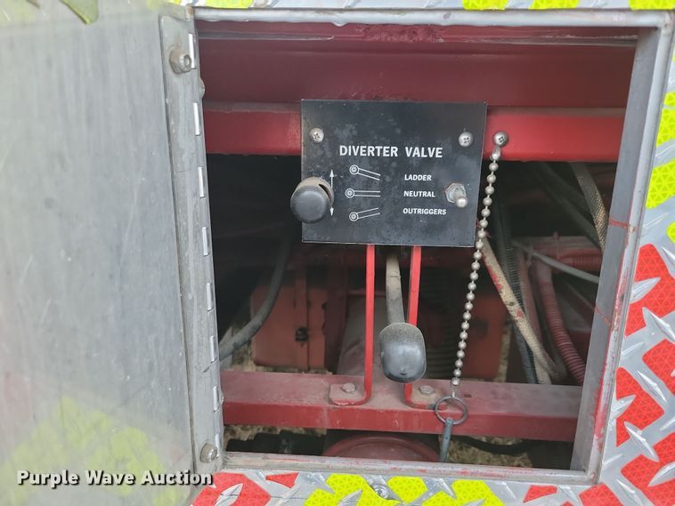 image for item OH9480 1989 Spartan Grumman Quint fire truck