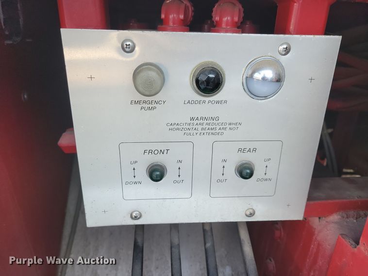 image for item OH9480 1989 Spartan Grumman Quint fire truck