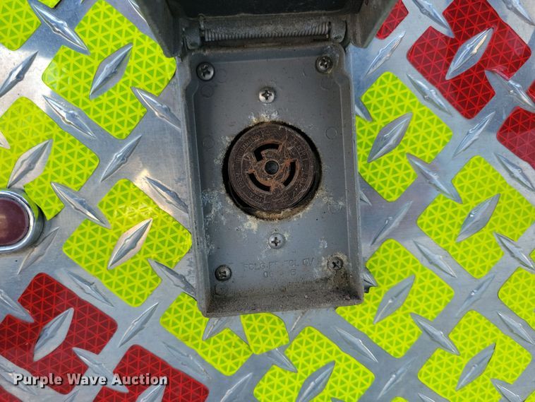 image for item OH9480 1989 Spartan Grumman Quint fire truck