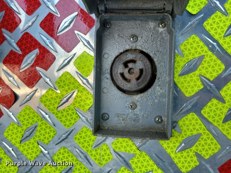 image for item OH9480 1989 Spartan Grumman Quint fire truck