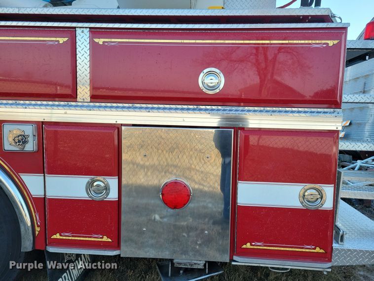 image for item OH9480 1989 Spartan Grumman Quint fire truck