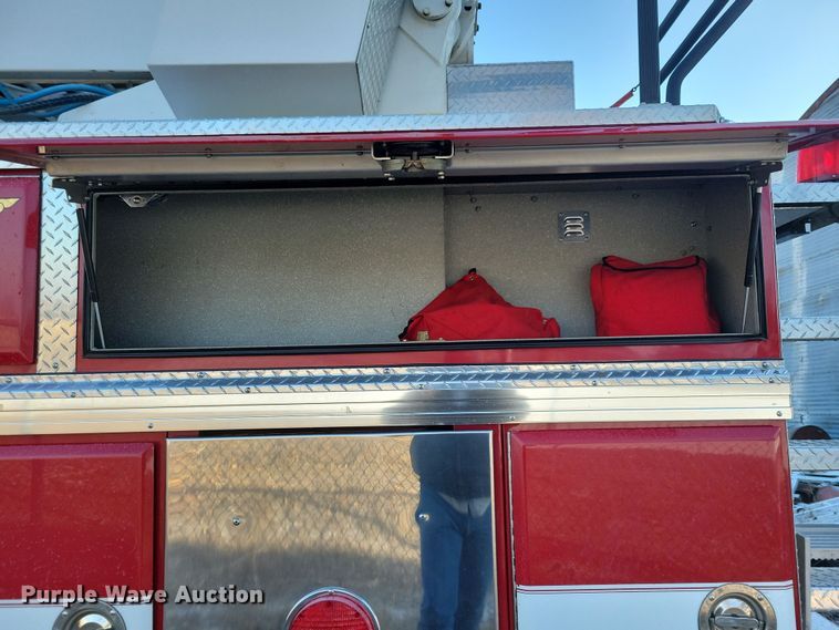 image for item OH9480 1989 Spartan Grumman Quint fire truck